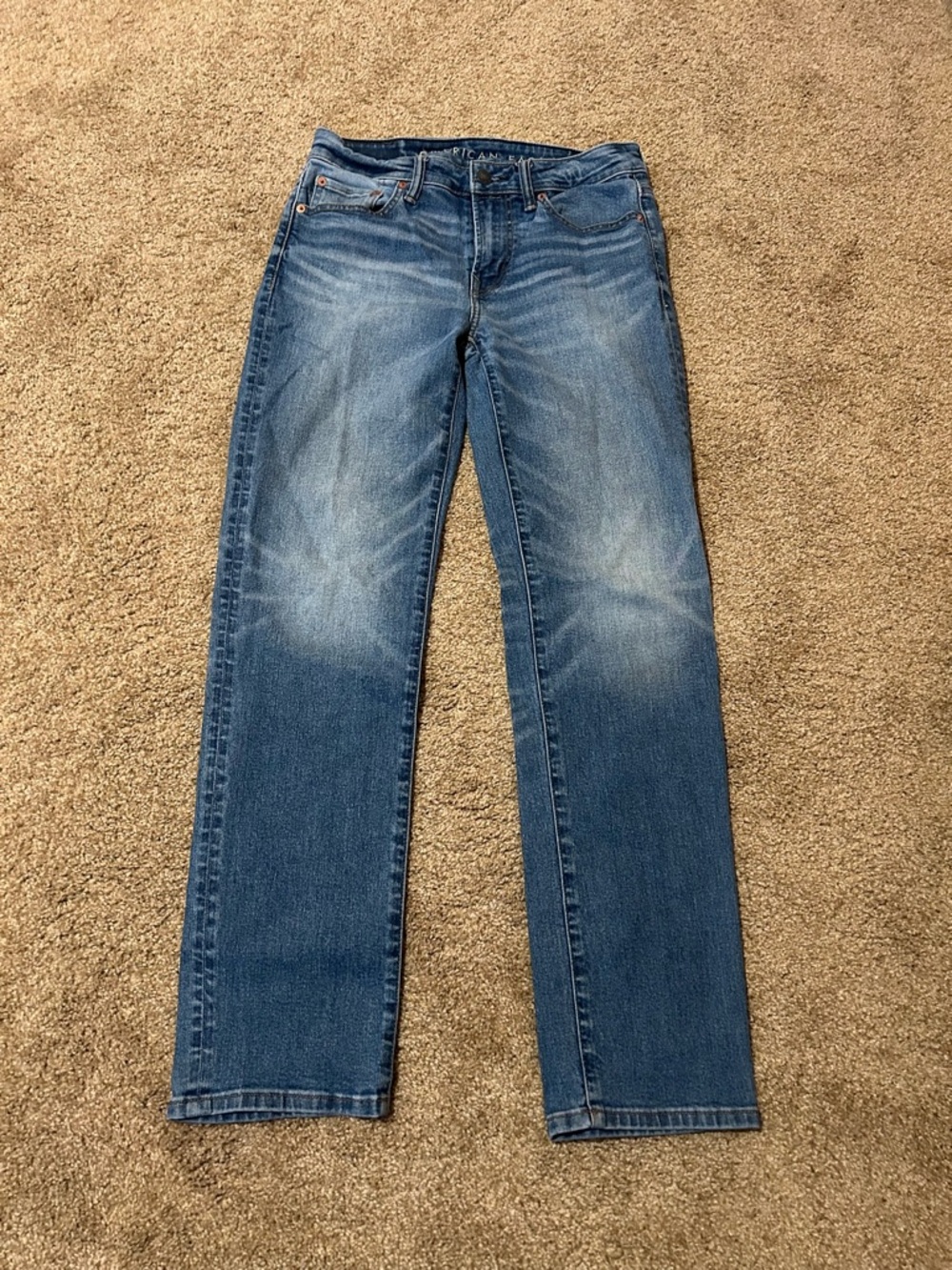 American Eagle Outfitters Straight-Leg Jeans in Medium Blue Wash